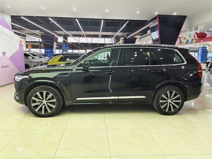 Фото 7 - Volvo XC90