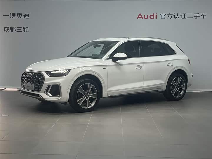 Фото 1 - Audi Q5L