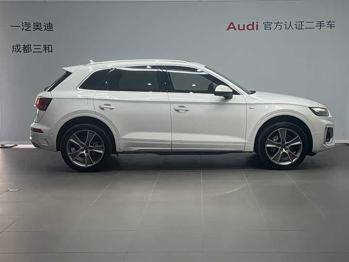 Фото 3 - Audi Q5L