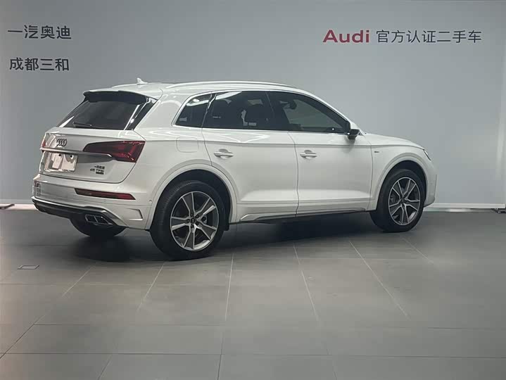 Фото 4 - Audi Q5L
