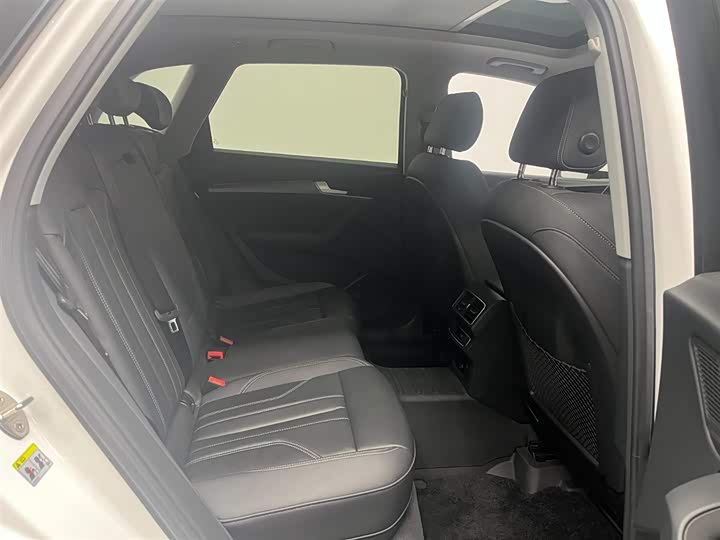 Фото 7 - Audi Q5L