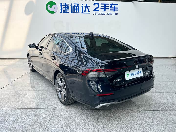 Фото 6 - Honda Accord