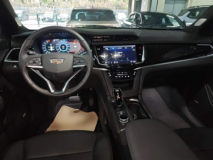 Cadillac XT6 2025 2025款 2.0T 六座四驱豪华行政经典版