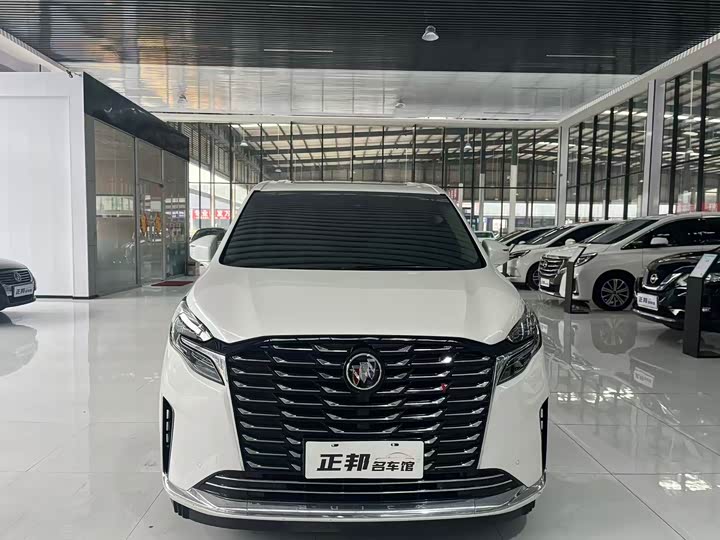 Photo 2 - Buick GL8 ES