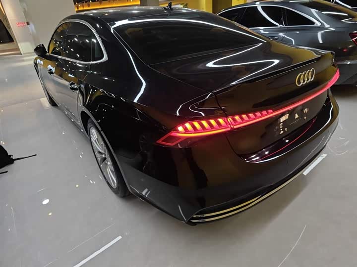 Zdjęcie 5 - Audi A7L