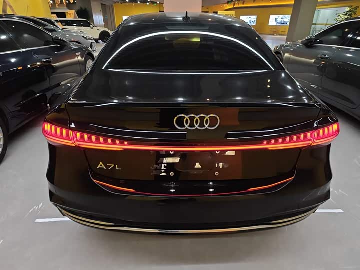Zdjęcie 6 - Audi A7L