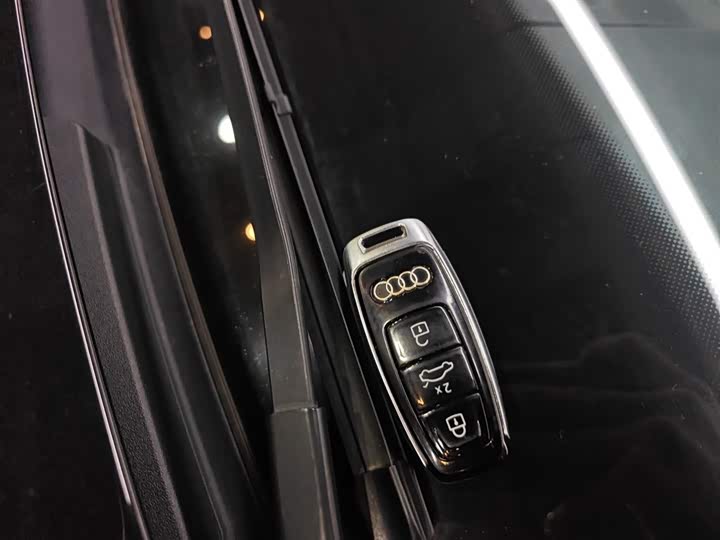 Zdjęcie 9 - Audi A7L