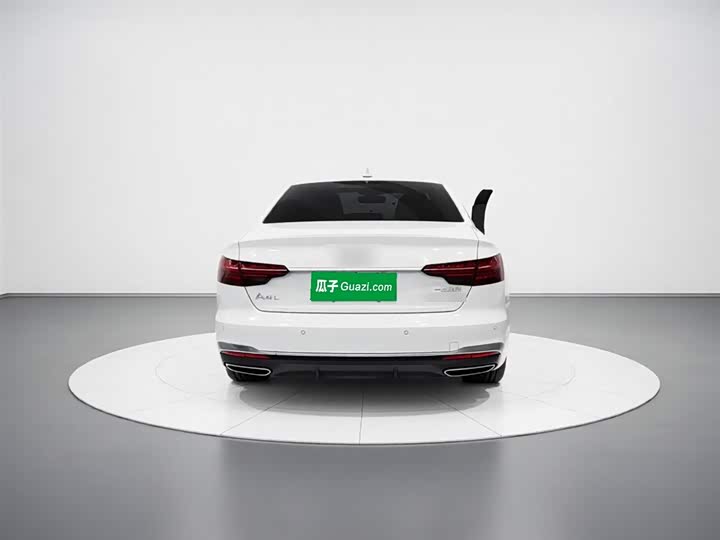 Photo 4 - Audi A4L