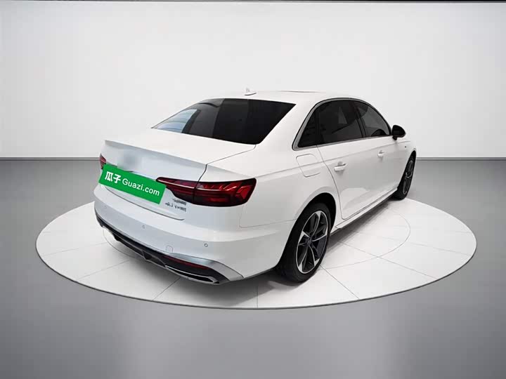 Photo 5 - Audi A4L