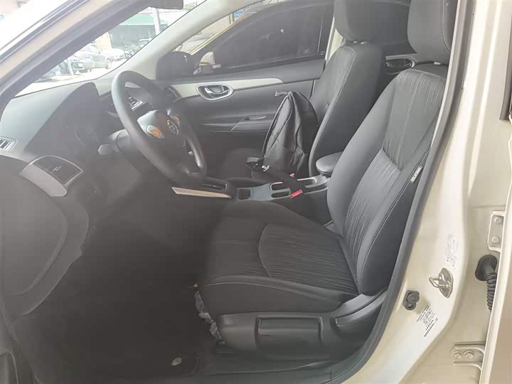 Photo 7 - Nissan Sylphy