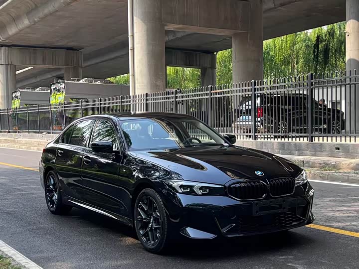 BMW 3 Series 2026 2026款 330Li M运动曜夜套装