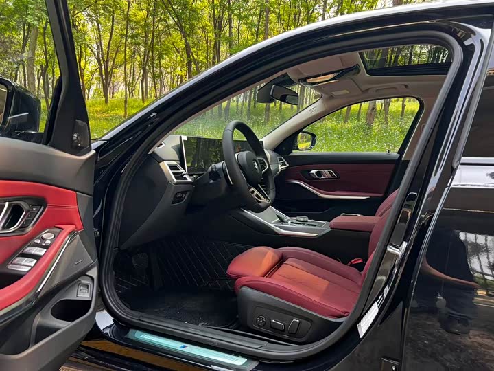 BMW 3 Series 2026 2026款 330Li M运动曜夜套装