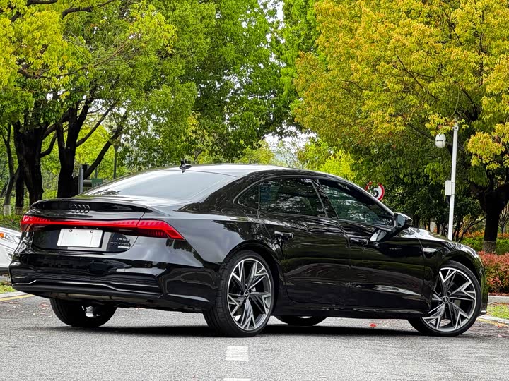 Zdjęcie 3 - Audi A7L