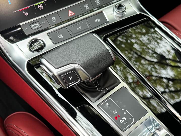 Zdjęcie 8 - Audi A7L
