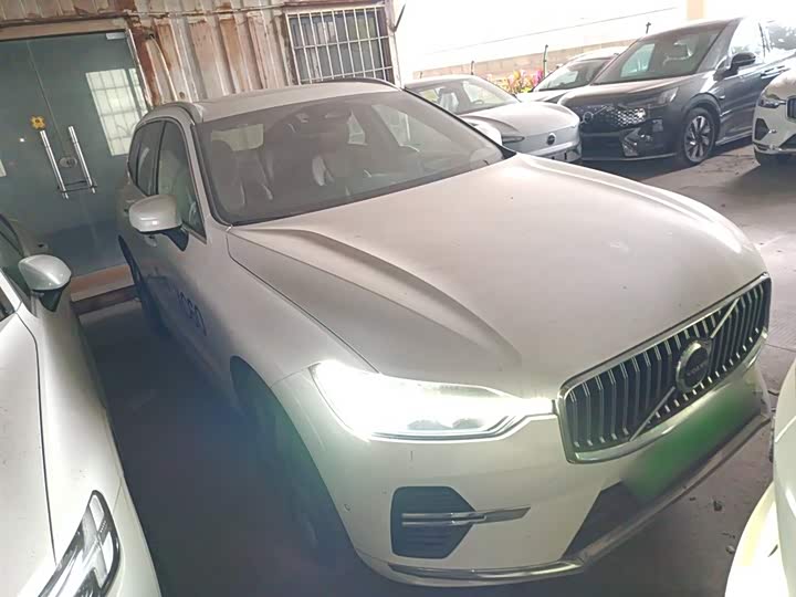 Zdjęcie 4 - Volvo XC60 Hybrid
