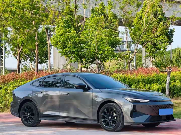 Changan UNI-V 2025 2025款 1.5T 500Bar尊贵型