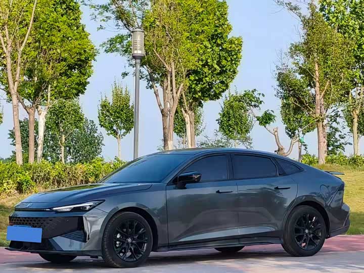 Changan UNI-V 2025 2025款 1.5T 500Bar尊贵型
