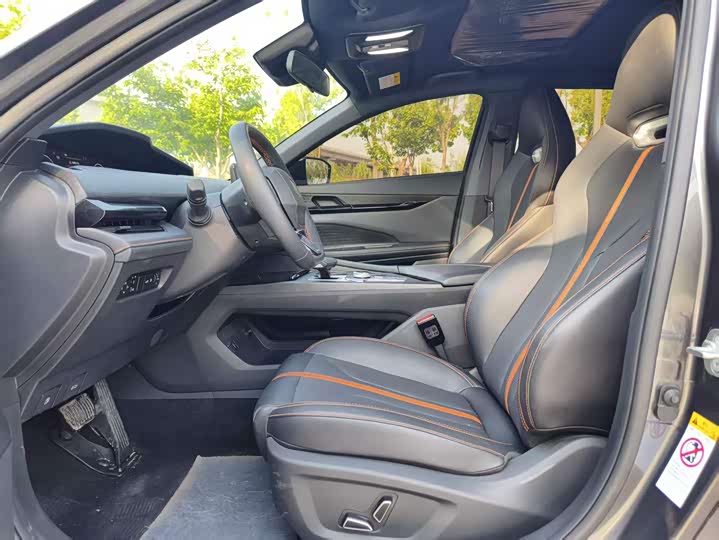 Changan UNI-V 2025 2025款 1.5T 500Bar尊贵型
