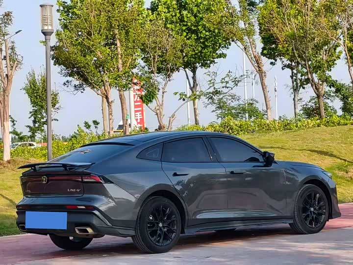 Changan UNI-V 2025 2025款 1.5T 500Bar尊贵型