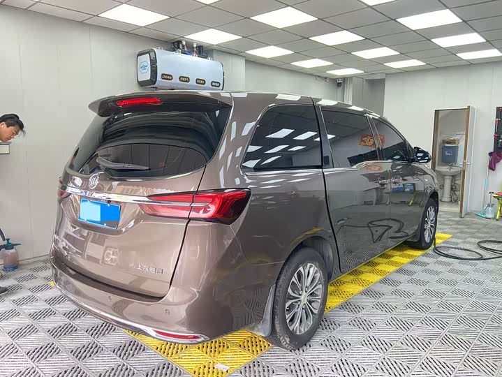 Фото 3 - Buick GL8 ES