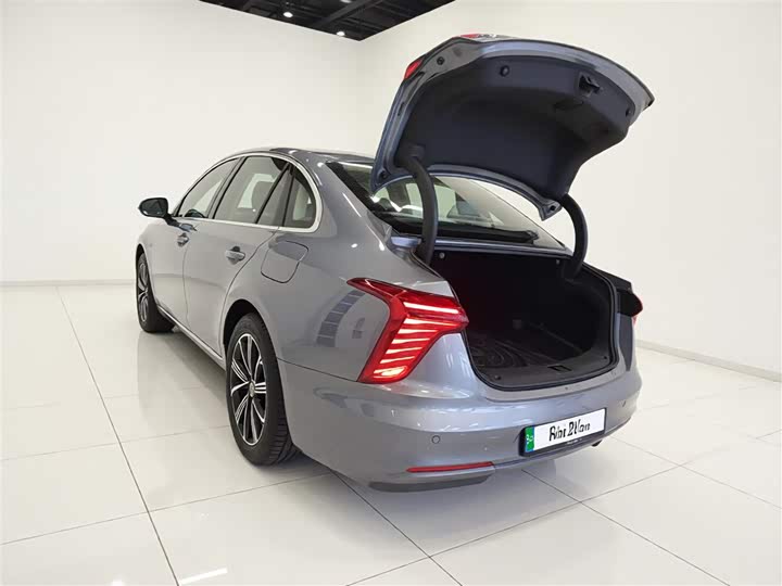2025 Hongqi H5 Hybrid