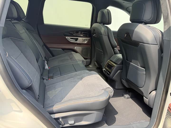 Lincoln Nautilus 2025 2025款 2.0T 四驱总统混动版