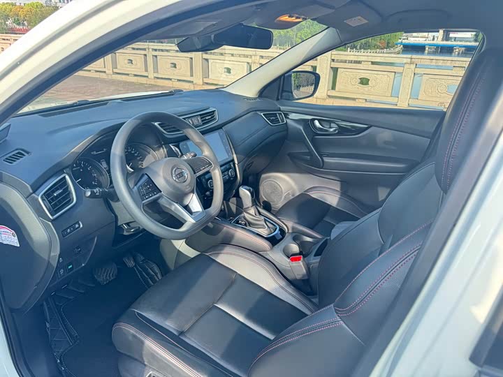 Zdjęcie 6 - Nissan Qashqai