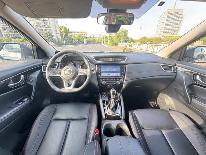 Zdjęcie 8 - Nissan Qashqai