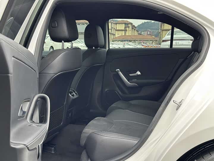 Фото 7 - Mercedes-Benz A-Class