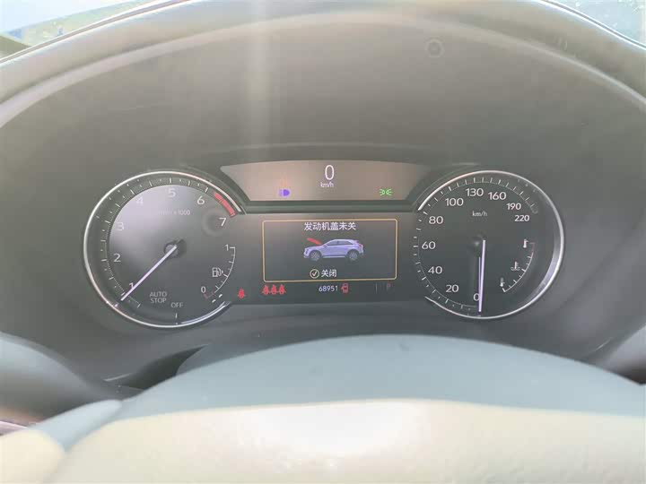 Фото 8 - Cadillac XT4
