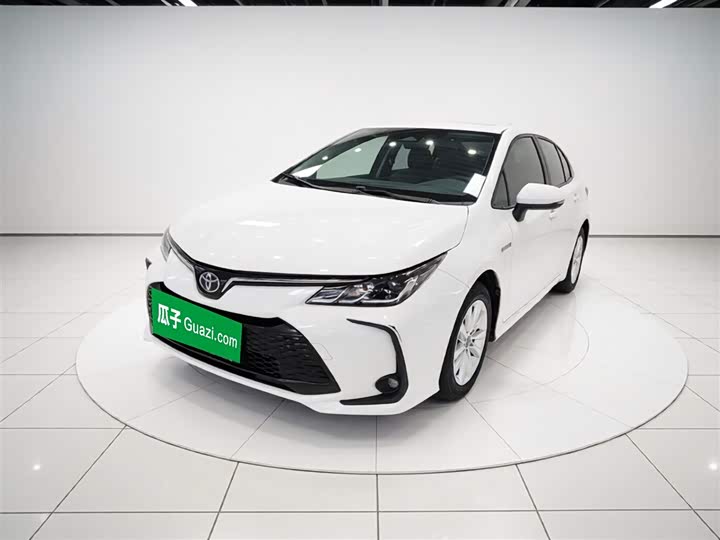 Фото 2 - Toyota Corolla