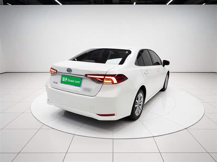 Фото 5 - Toyota Corolla