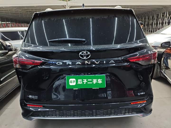 Toyota Granvia 2026 2026款 2.5L混动 尊贵PLUS版