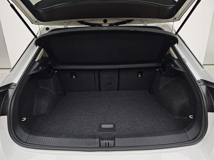 Фото 2 - Volkswagen T-Roc