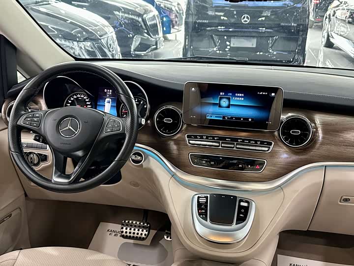 Mercedes-Benz V-Class 2022 2022款 V 260 L 长轴距豪华版