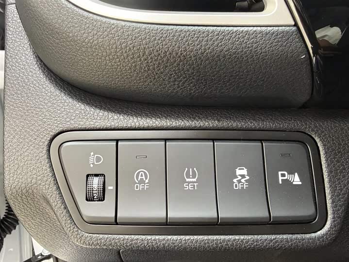 Kia Seltos 2026 2026款 1.5L IVT豪华舒享版