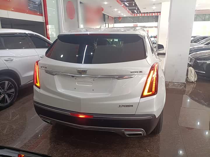 Фото 4 - Cadillac XT5