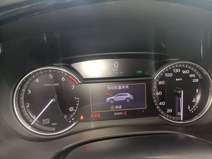 Фото 8 - Cadillac XT5
