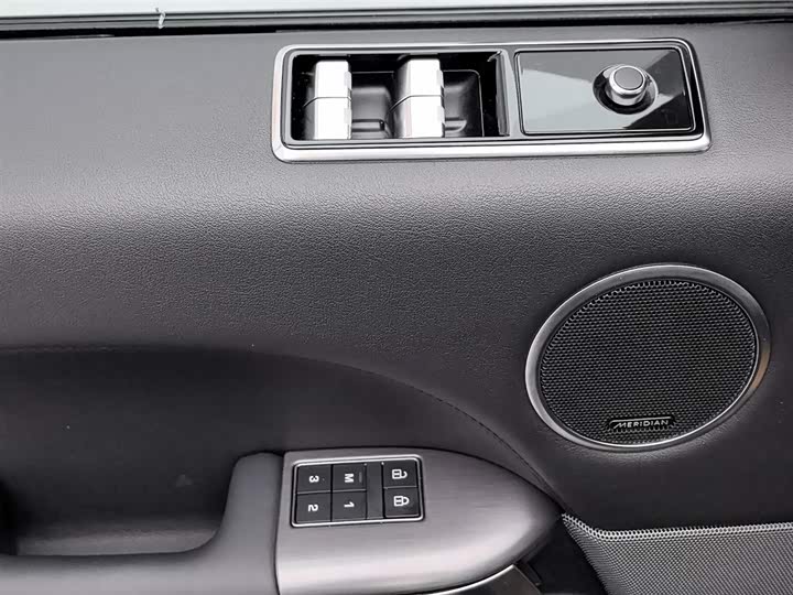 Фото 9 - Land Rover Range Rover Sport