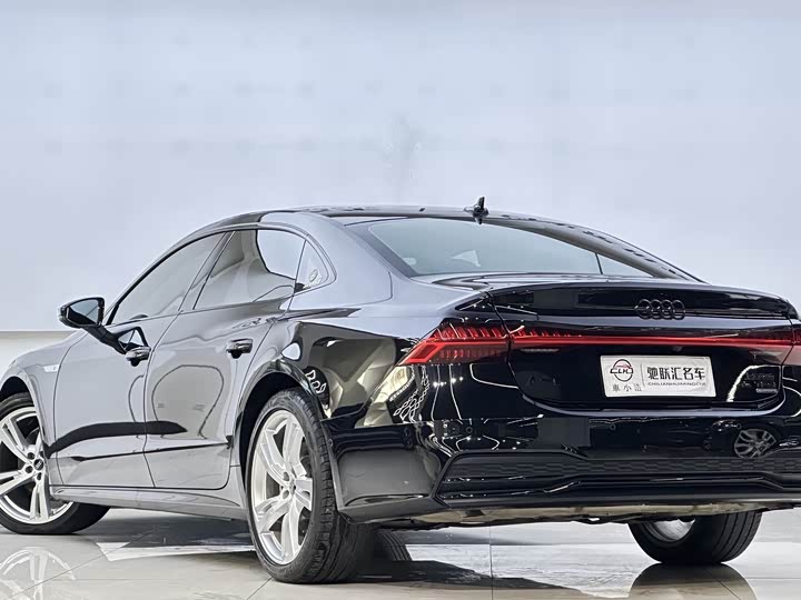Zdjęcie 4 - Audi A7L