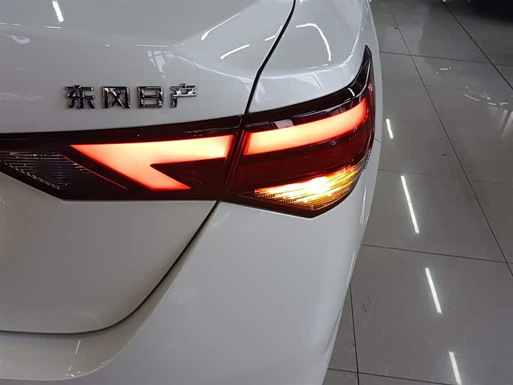 Zdjęcie 8 - Nissan Sylphy