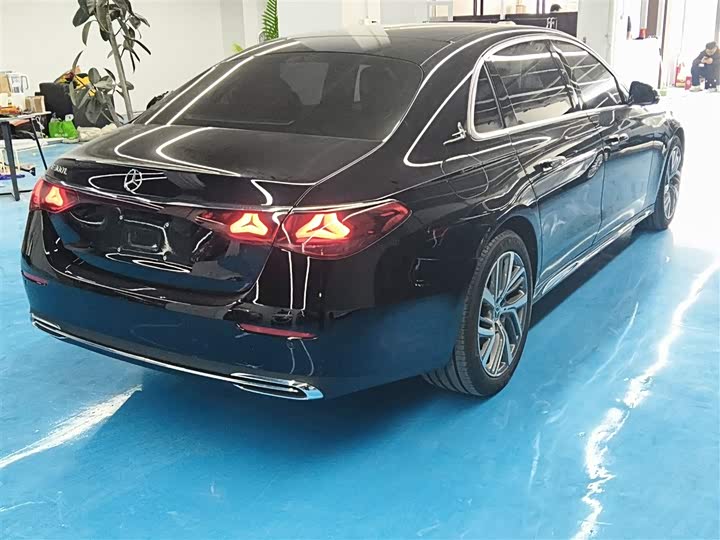 Фото 7 - Mercedes-Benz E-Class
