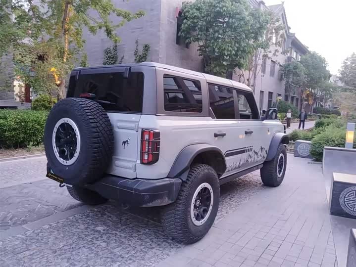 Фото 7 - Ford Bronco