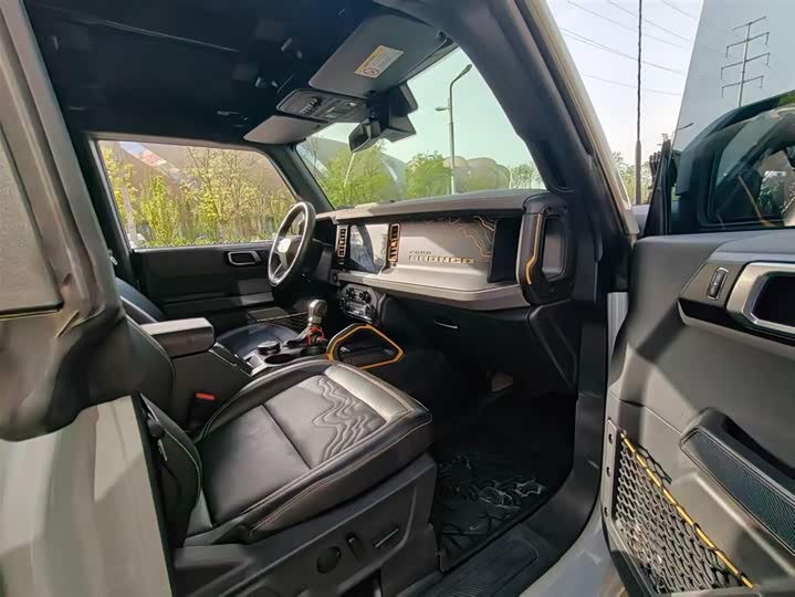 Фото 9 - Ford Bronco