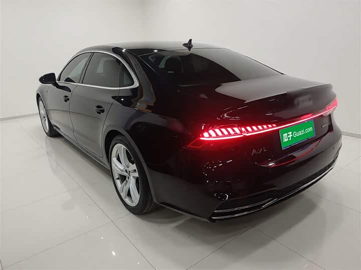Фото 5 - Audi A7L