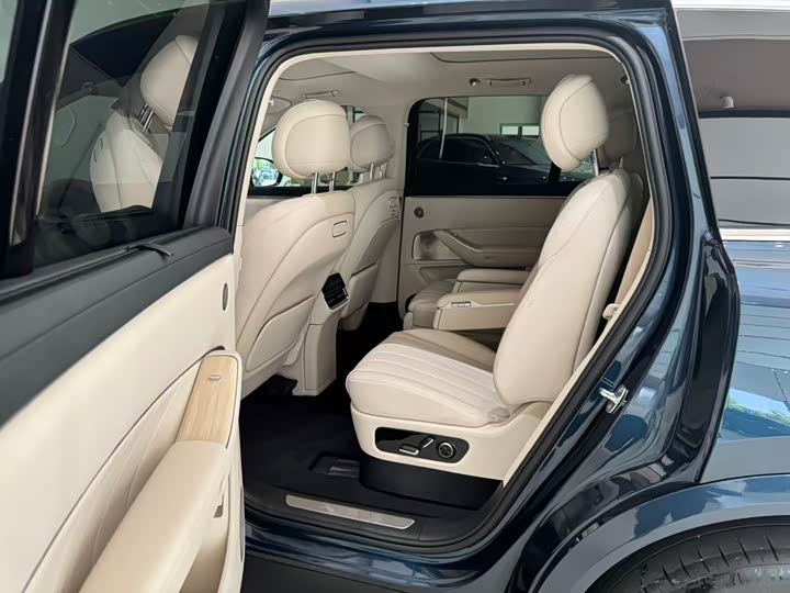 Aito M8 2025 2025款 增程 Max+版 53.4kWh 6座版 (192线激光雷达）