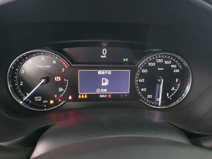 Фото 8 - Cadillac XT4