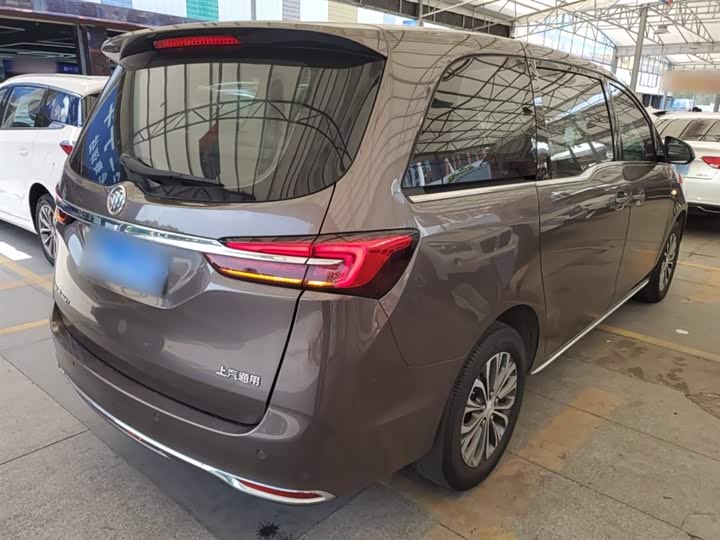 Photo 5 - Buick GL8 ES