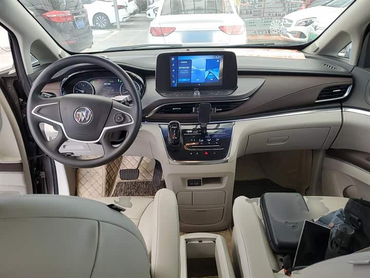 Photo 6 - Buick GL8 ES