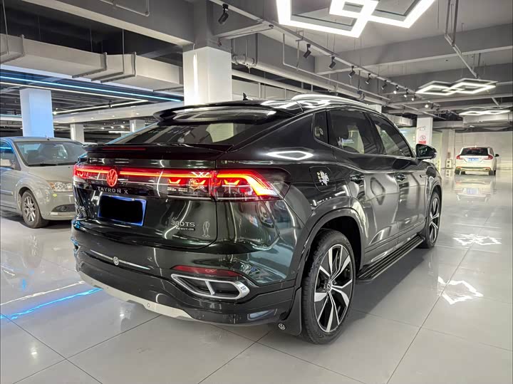 Фото 4 - Volkswagen Tayron X